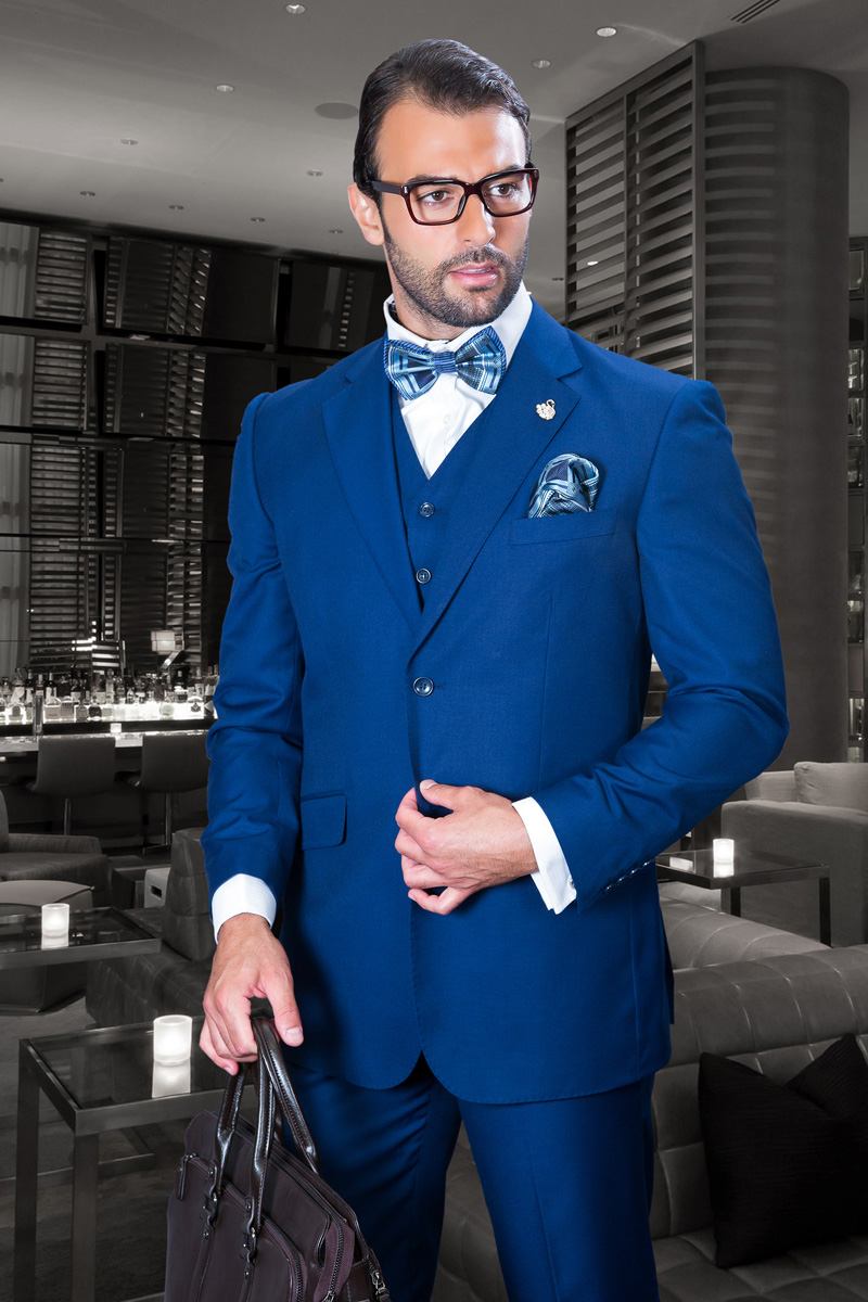 Blue Nick's Menswear Size 48S Italian suit. (Jacket, pants, & vest)